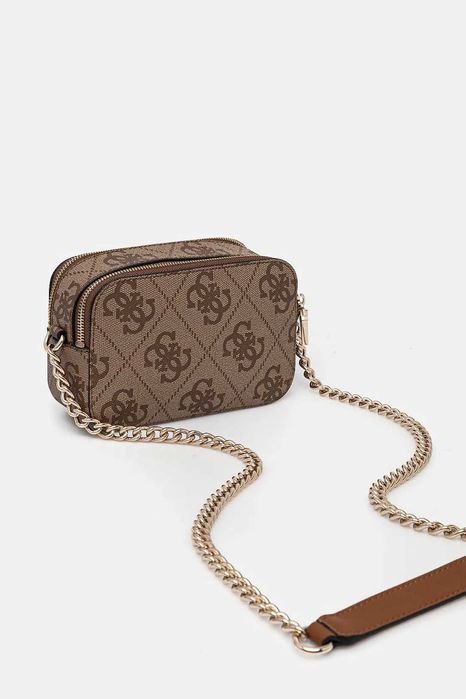 НОВА Чанта Guess IZZY в бежово