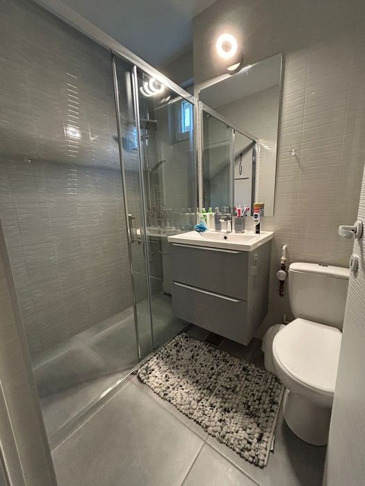 Ap 3 camere se inchireaza