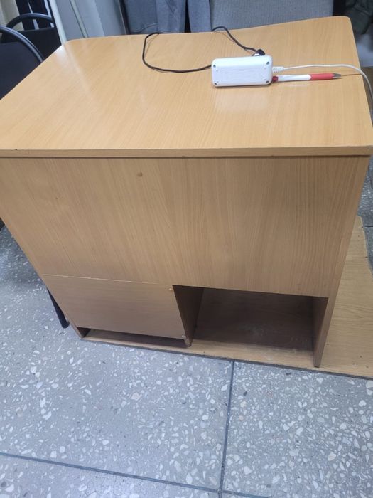 Продам стол срочно