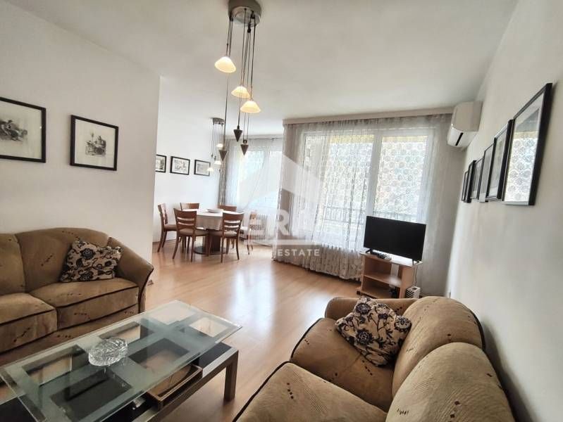 Двустаен апартамент с гараж под наем до м-с "Европейски съюз", х-л "Хе