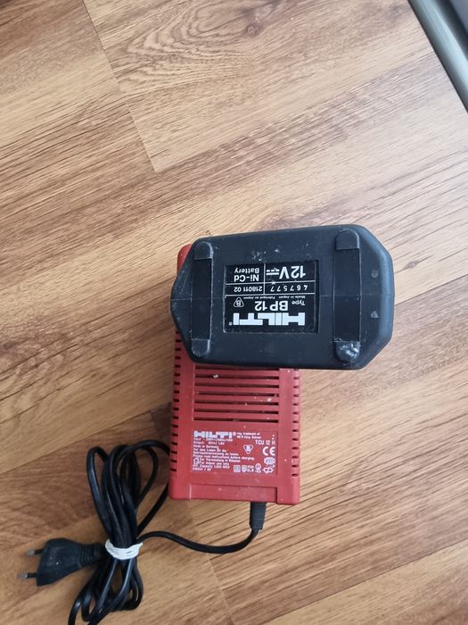 Hilti incarcator si acumulator Hilti