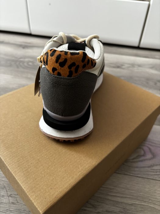 Сникърси на марката Gioseppo!