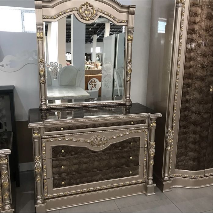 Спальный гарнитур