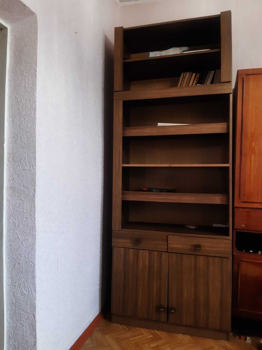 КНИЖНЫЙ ШКАФ   продается