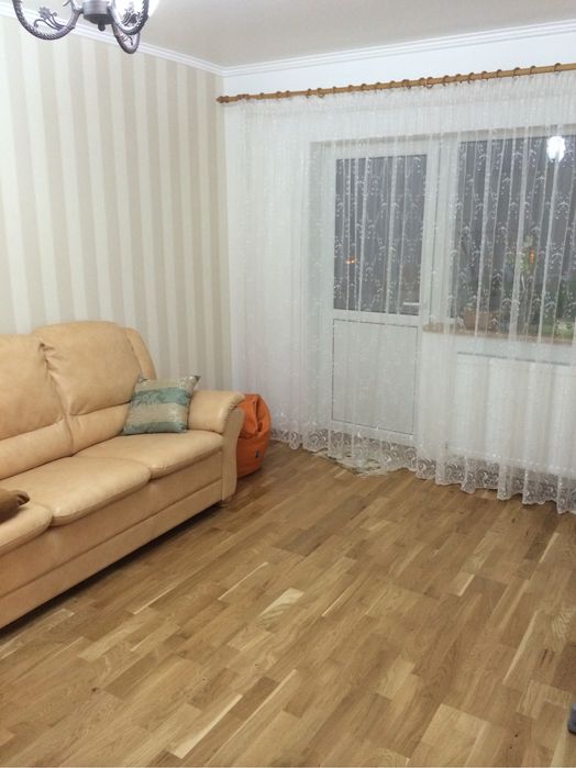 De închiriat apartament 3 camere