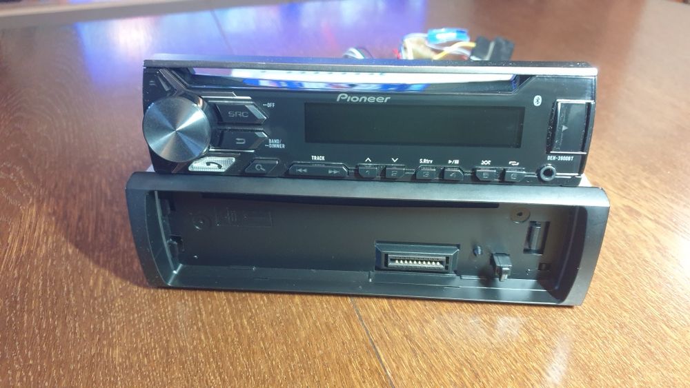 Авто радио плеър музика за кола Пайнер Pioneer CD MP-3 USB AUX Bluetooth  Блутут