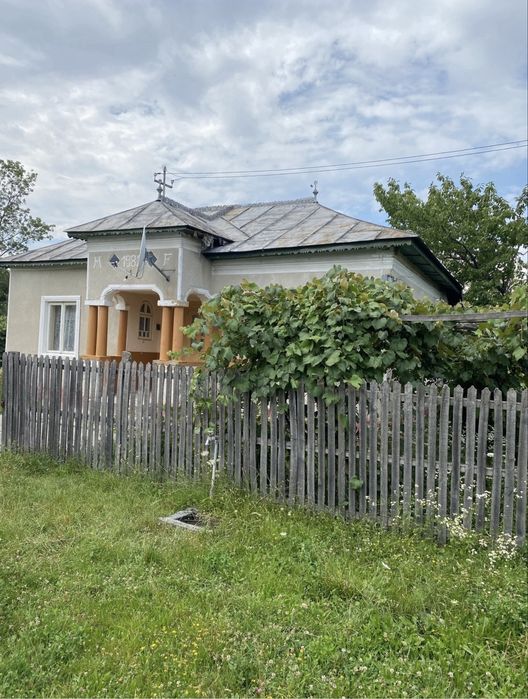 CASĂ DE VÂNZARE CU 2.952 MP TEREN, Suseni, Arges