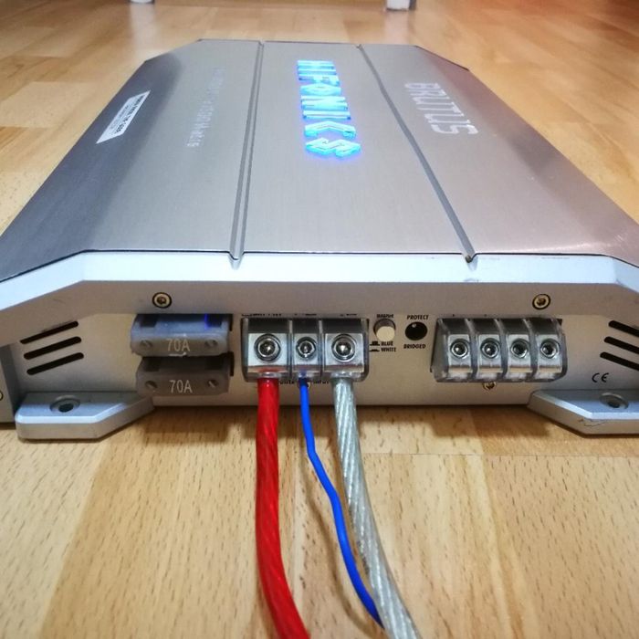Amplificator audio auto. Statie subwoofer Magnat, Hifonics, Alpine