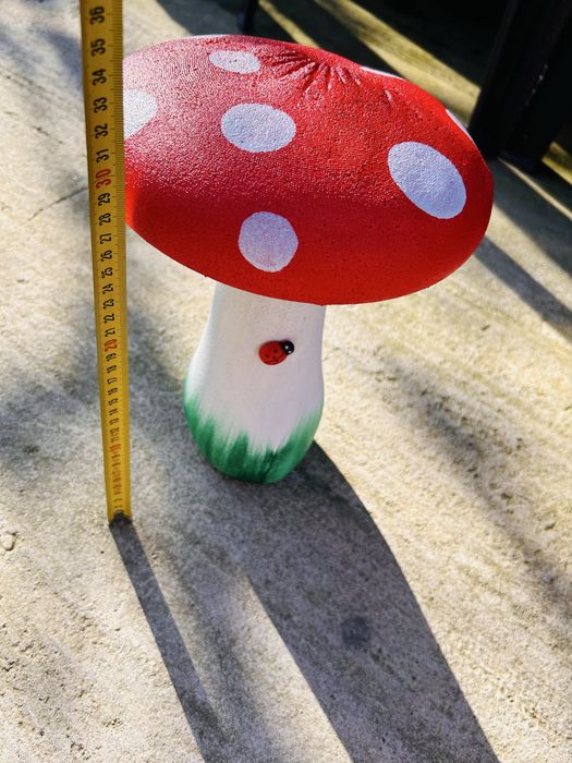 Ciuperci decorative din ciment