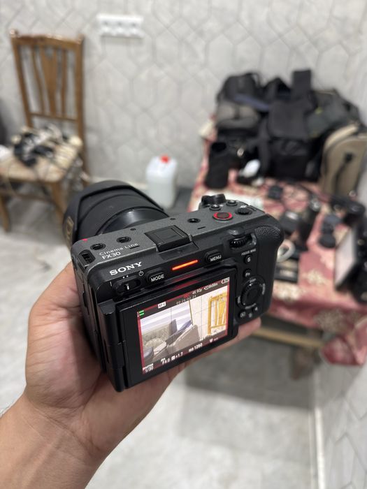 Sony fx30 sotiladi yangi xolatda