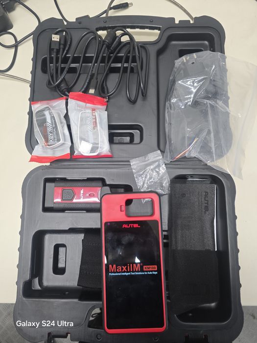 Програматор за ключове Autel MaxiM KM100 с безплатни доживотни лицензи