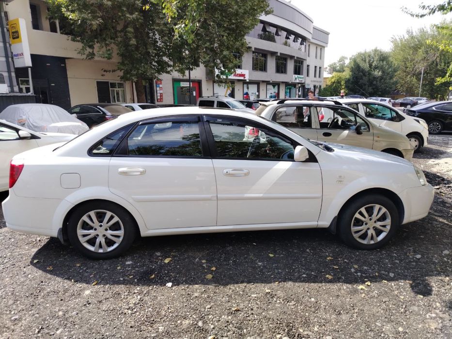 Lasetti 1.8 , автомат