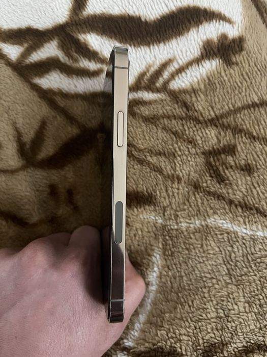 Продам айфон 12про