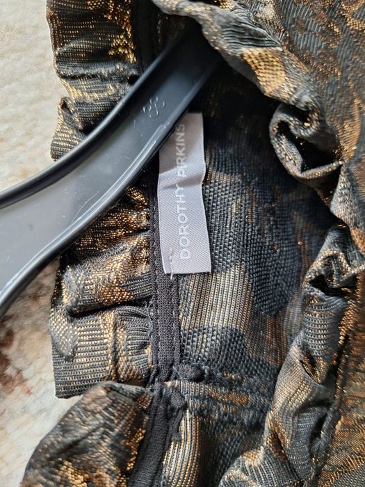 Bluză elegantă NOUA  brocart negru cu imprimeu floral auriu