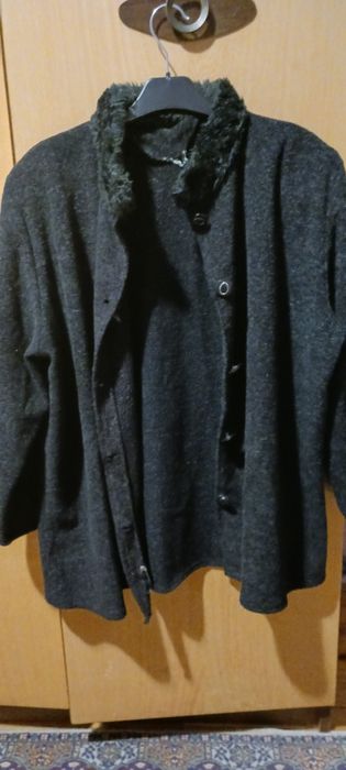 Дамски шлифер и дамски джемпер