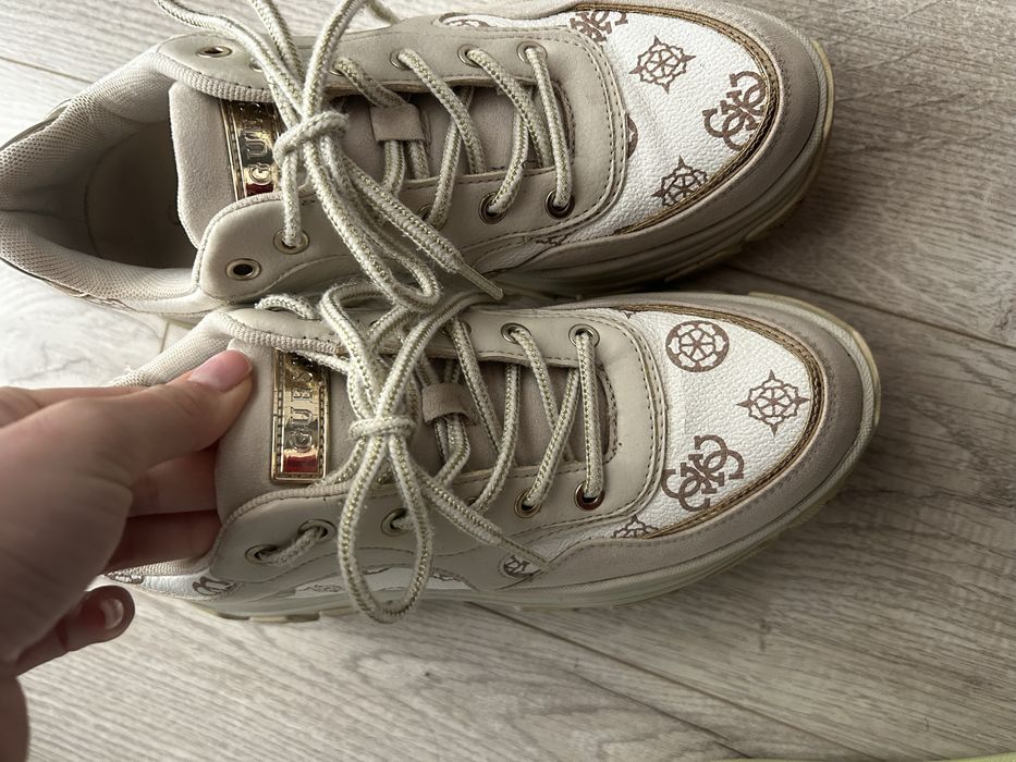 Сникърси Guess 37