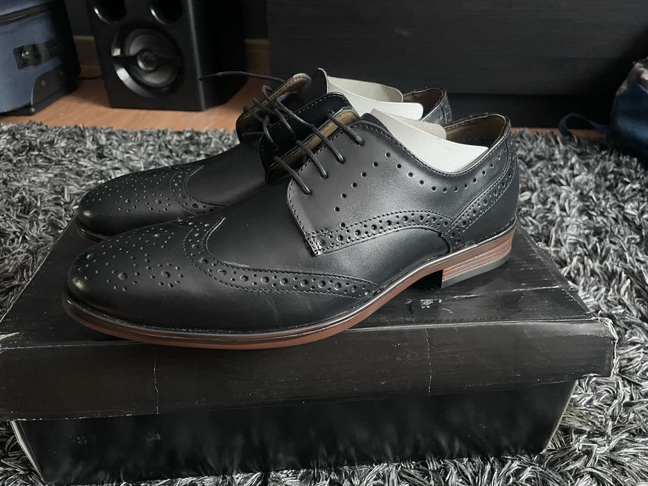 Pantofi barbatesti model Brogue - Burton Menswear London - marimea 41