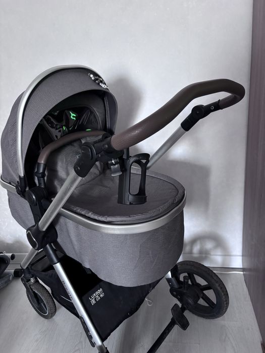 Продам коляску 3в1