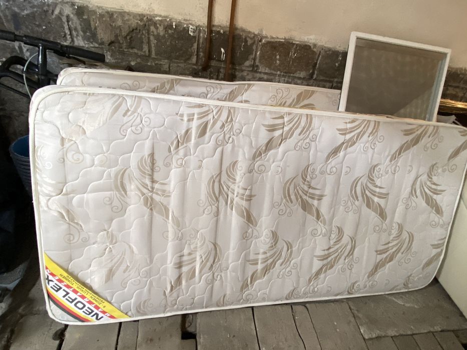 Продава двулицеви матраци  190/90 см 2 бр