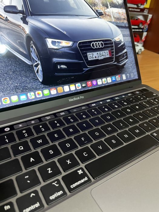 Macbook Pro 13 M1 - 16 CPU - 16 GPU - 16 RAM