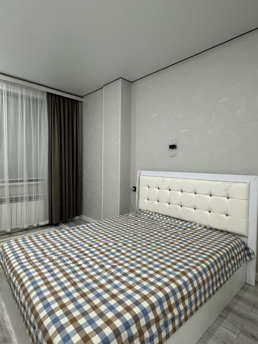 Спальный гарнитур вместе с шифонером