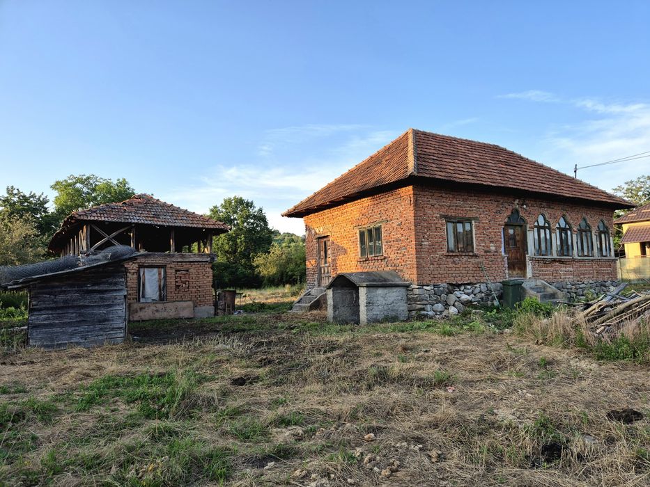 Casa și Teren de vânzare