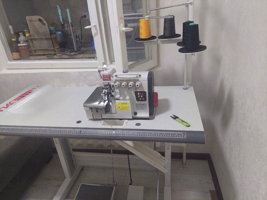 Продается оверлок