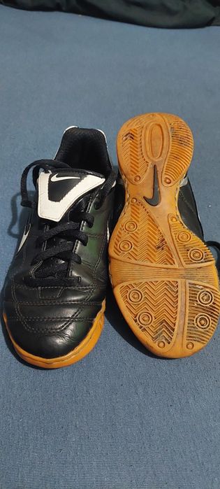 Adidași sala Nike Tiempo de piele numărul 33