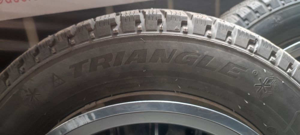 Продам зимнюю резину на 15