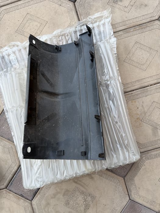 Накладки на задний бампер 570 до рест