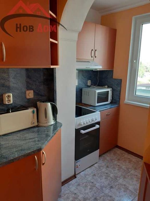 Дава се под наем Двустаен апартамент в Велико Търново, Център - 80 кв.м за 357 € - Снимка #2