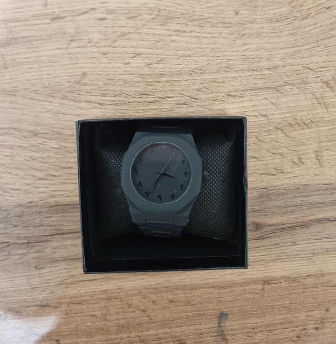 Часы Aura с арабским циферблатом