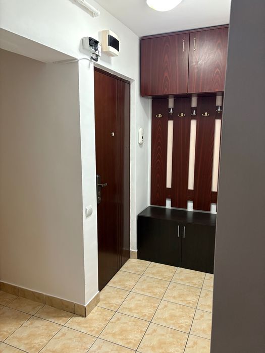 Închiriez apartament Micalaca