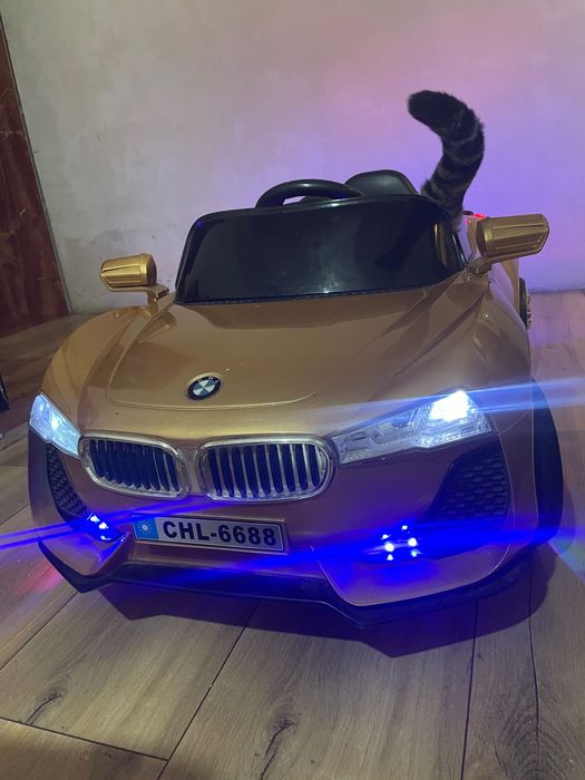 Детский электромобиль