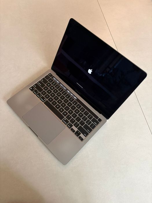 MacBook Pro 13” M1 2020, 16GB RAM, 512GB SSD, 85% baterie – 3700 lei