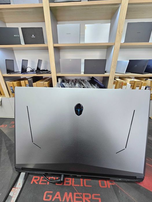 THUNDEROBOT/Core i7 13620H/DDR5 16gb /1TB  / RTX 4060 / 17.3  2k 165Hz