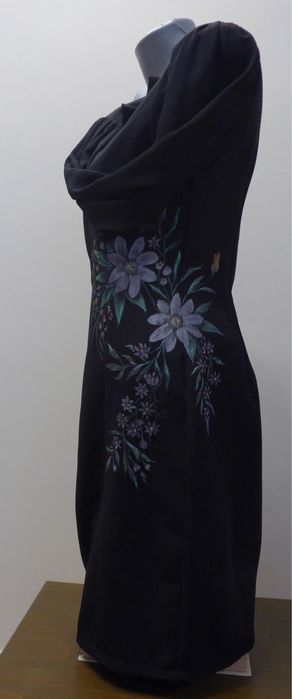 Ръчно рисувана рокля