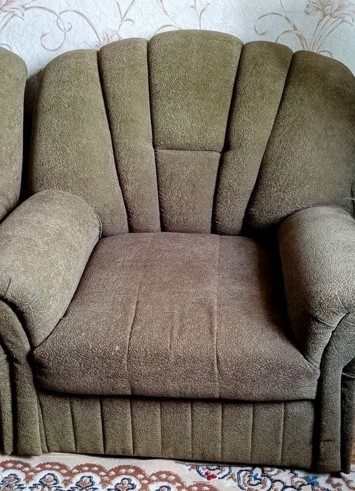 Диван и два кресла