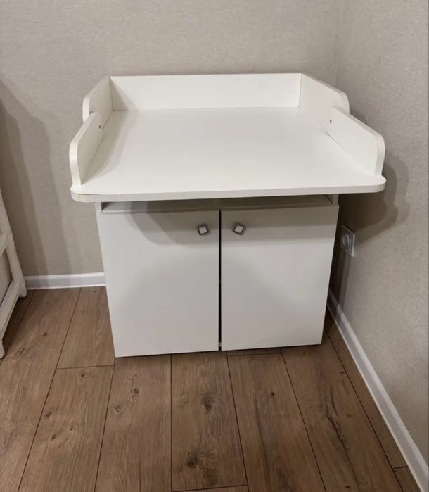 Пеленальный стол