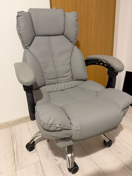Scaun de birou ergonomic cu suport picioare