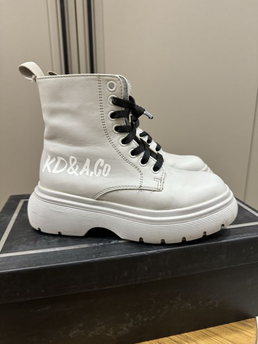 Продам обувь для девочки