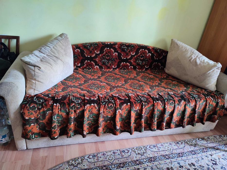 Vând canapea extensibilă