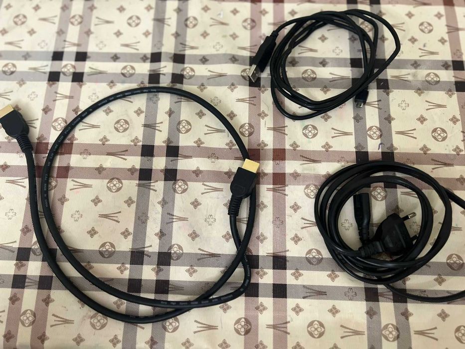 PlayStation 4 + 12 топовых дисков + 2 геймпада.