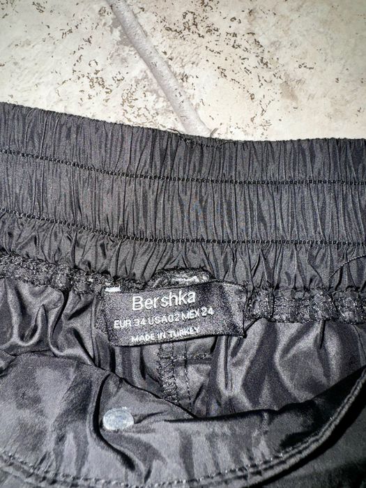 Pantaloni de fâș cargo Bershka