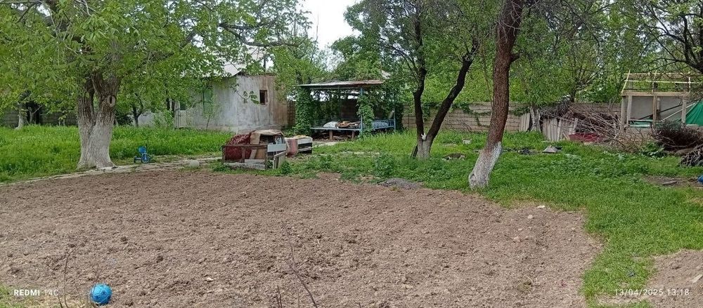 Бустонлик туман да Ховли сотилади