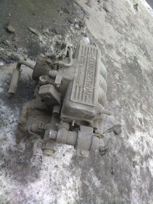 Продам инжектор на Мазду объём 2