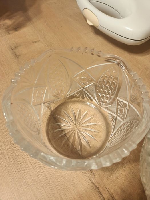 Продам хрустальные салатницы