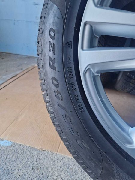 Audi Q7 R20/4M0 Ауди оригинални джанти с гуми
и датчици