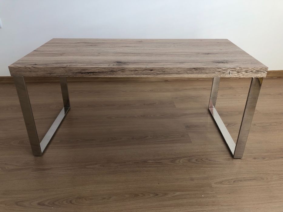 Чисто нова стилна холна маса дърво със сребристи крака