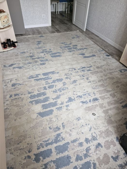 Продаеься Ковер 2.5×3.5 б/у